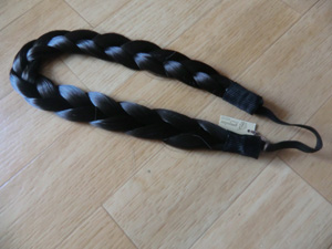 三つ編みヘアバンド